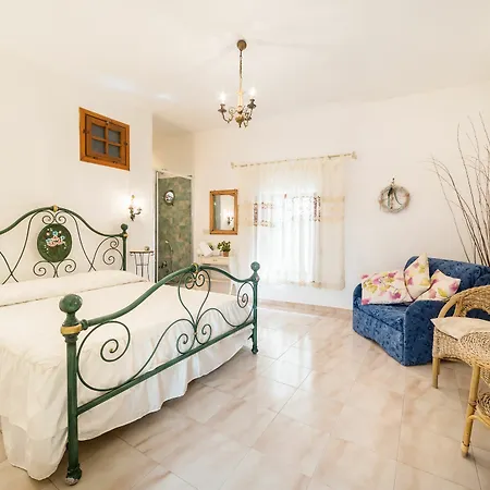 B&B La Bouganville Di Serena Bed & Breakfast 3*